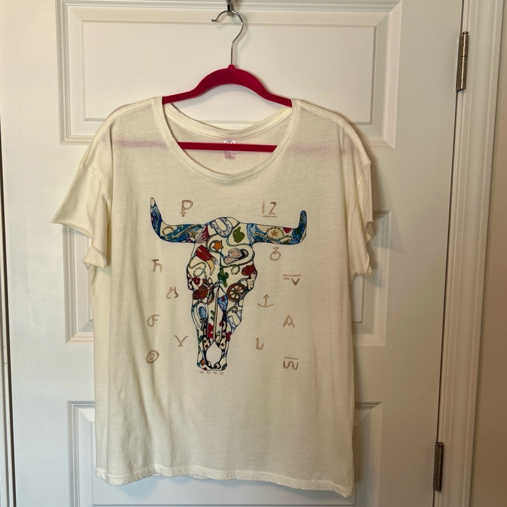 Adorable Ivory Graphic Bull Skull Tee